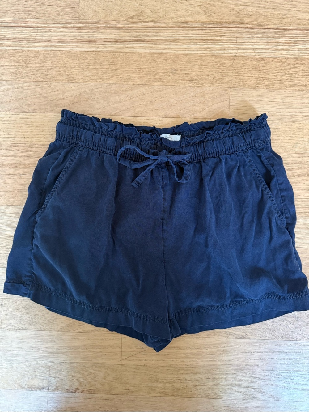 EUC: C&C California Navy Elastic-Waist Drawstring Paperbag Style Shorts, sz Med